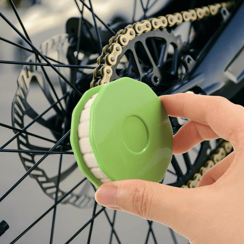 Roller - przenośna smarownica do łańcucha rowerowego